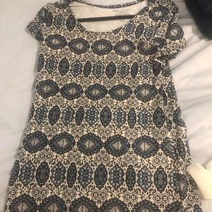 DE Patterned Autograph Tee